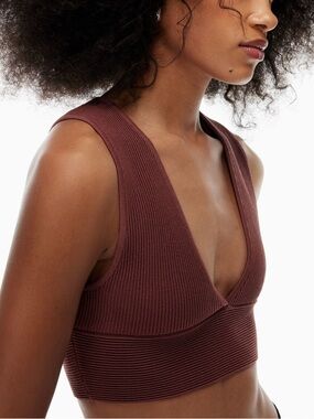 Aritzia Babaton Sculpt Knit Deep V Tank - S